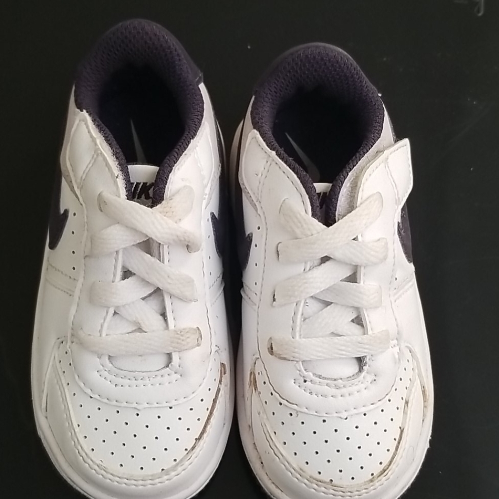 Nike Tennis Shoes